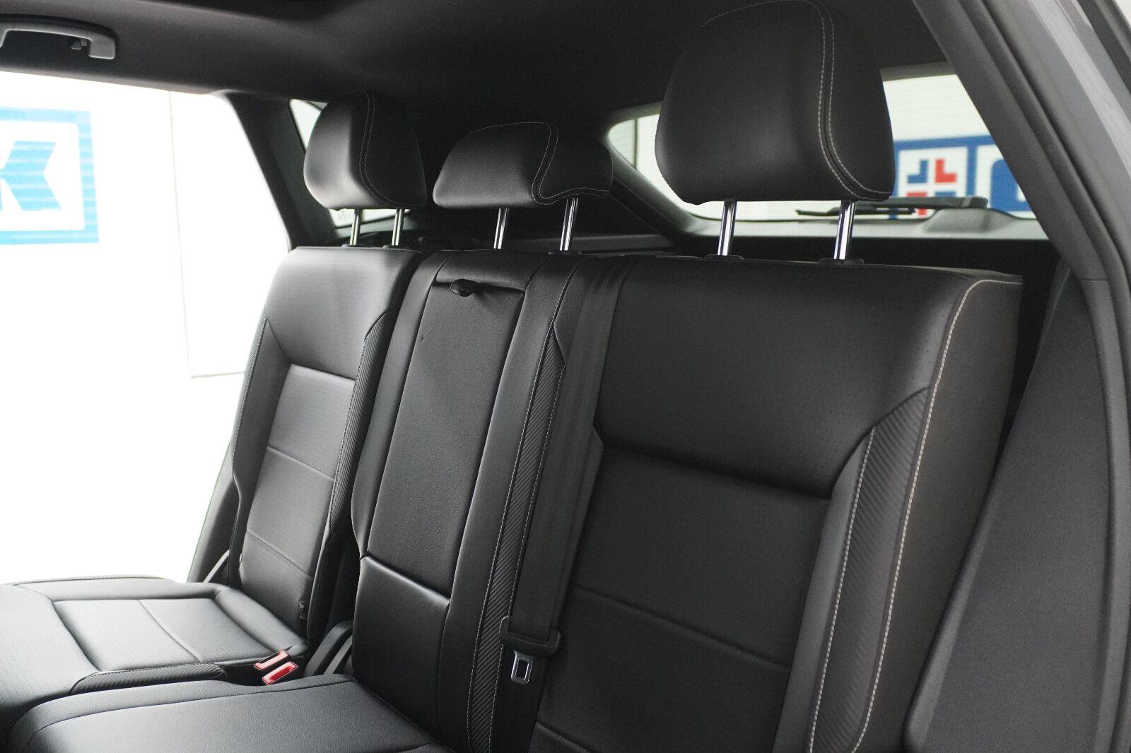 Used 2021 Volkswagen Atlas Cross Sport SE w/ Panoramic Sunroof Package FWD image 23