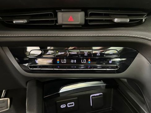 Used 2022 Buick Envision Preferred FWD image 23