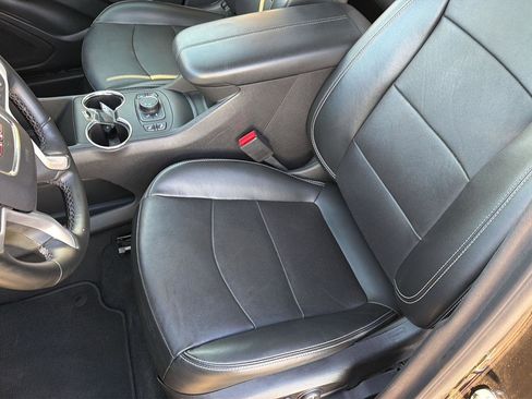 Used 2023 GMC Terrain SLT w/ Elevation Edition FWD image 30