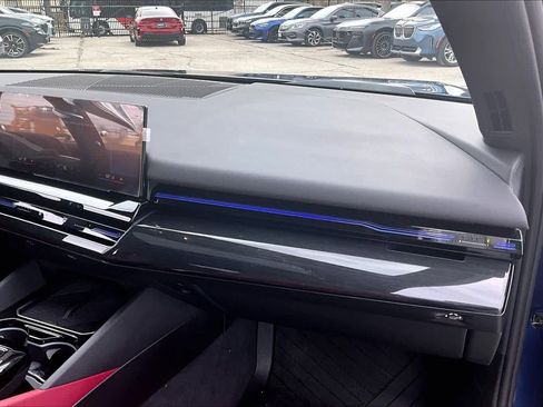 Used 2025 BMW 530i image 17