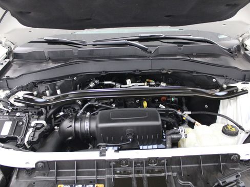 Used 2022 Ford Explorer ST-Line image 8