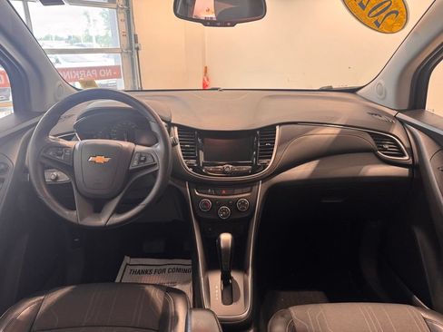 Used 2021 Chevrolet Trax LT AWD/4WD image 19