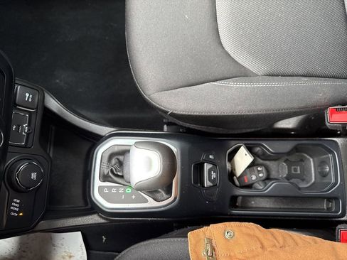 Used 2021 Jeep Renegade Sport image 55