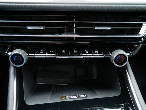 New 2026 Chevrolet Traverse LT w/ Midnight/Sport Edition image 8