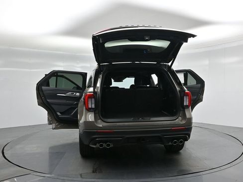 New 2026 Ford Explorer ST w/ Sun And Sound Package image 33