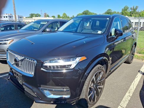 Used 2024 Volvo XC90 B5 Plus w/ Protection Package Premier AWD/4WD image 2