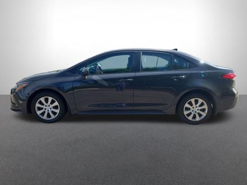Used 2025 Toyota Corolla LE FWD image 2