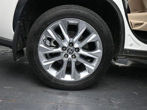 Used 2022 Toyota Highlander Limited image 10