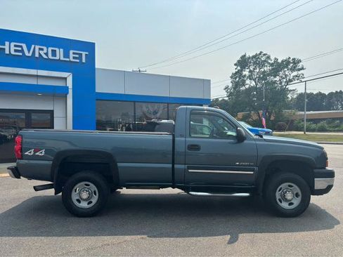 Used 2006 Chevrolet Silverado 2500 LT w/ Snow Plow Prep Package AWD/4WD image 13