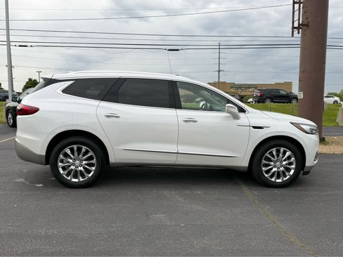 Used 2020 Buick Enclave Premium w/ Sun and Sites Package AWD/4WD image 8