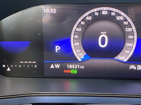Certified 2023 Volkswagen Taos SE FWD image 5