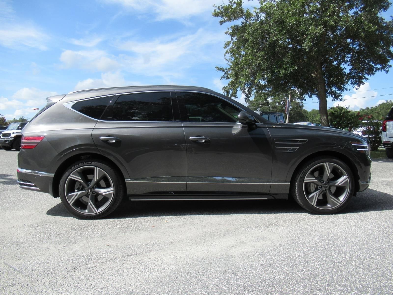 Used 2025 Genesis GV80 2.5T Prestige AWD/4WD image 2