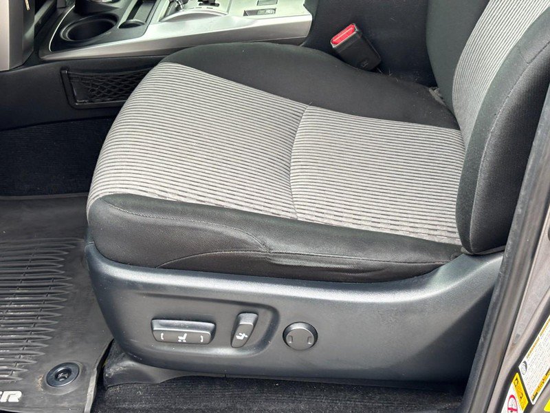 Used 2017 Toyota 4Runner SR5 AWD/4WD image 17