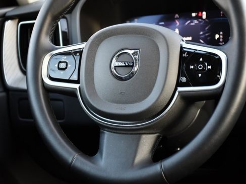 Certified 2025 Volvo XC60 B5 Plus image 19