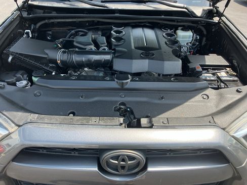 Used 2016 Toyota 4Runner SR5 Premium AWD/4WD image 37