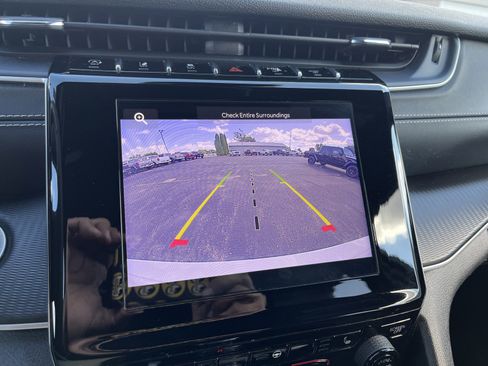 Used 2023 Jeep Grand Cherokee L Laredo image 21