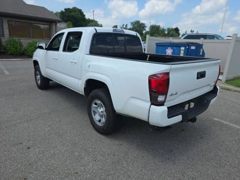 Used 2023 Toyota Tacoma SR AWD/4WD image 4