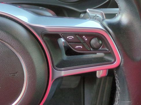 Used 2018 Porsche 718 Cayman image 12