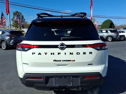 Used 2024 Nissan Pathfinder Rock Creek image 2