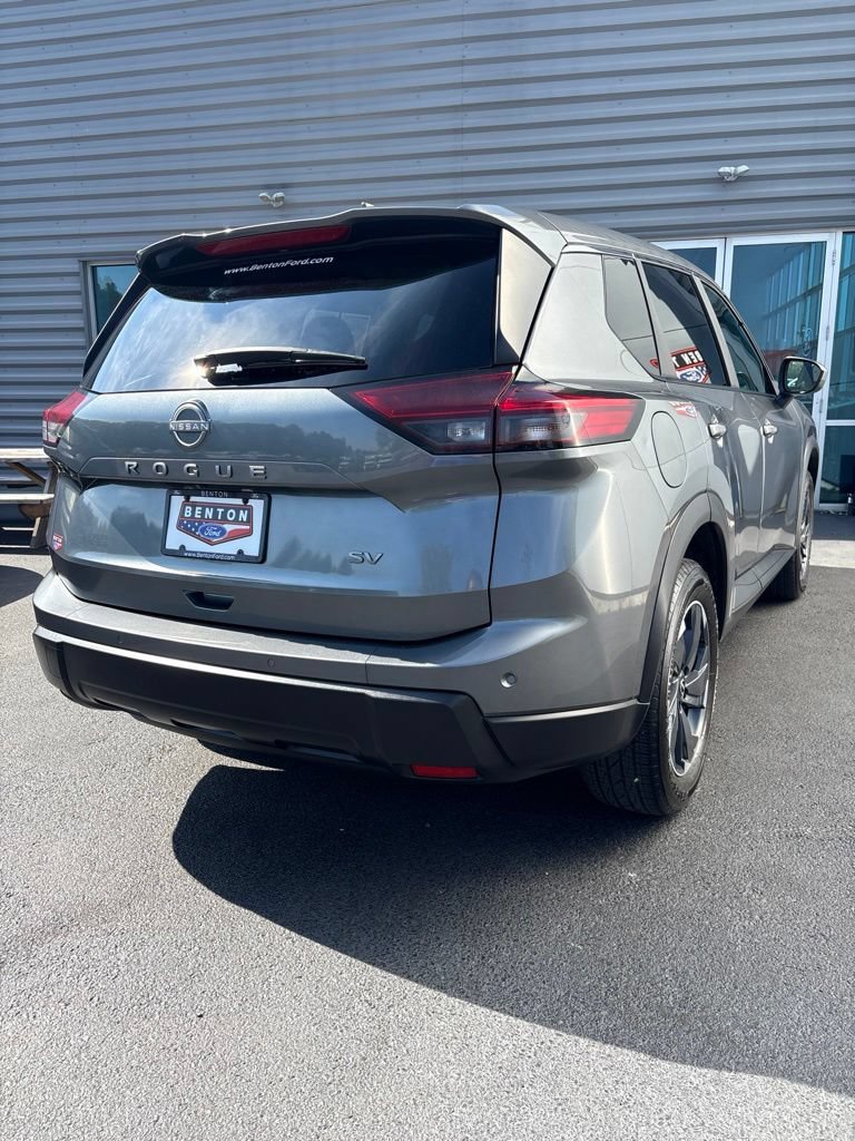 Used 2024 Nissan Rogue SV FWD image 6