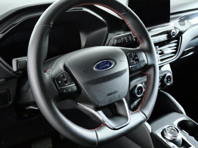 Certified 2025 Ford Escape ST-Line AWD/4WD image 17