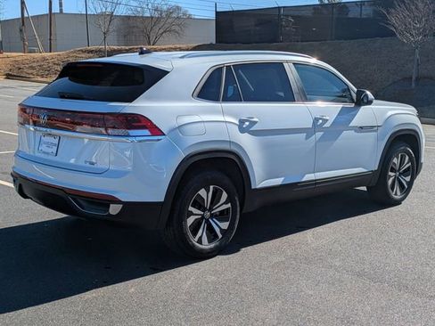 New 2026 Volkswagen Atlas Cross Sport SE FWD image 4
