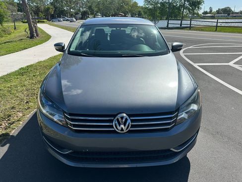 Used 2014 Volkswagen Passat 1.8T Wolfsburg Edition image 3