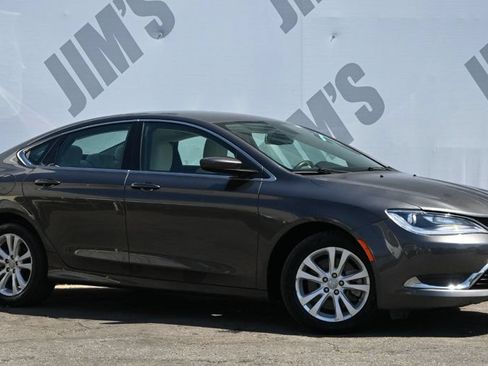 Used 2015 Chrysler 200 Limited w/ Convenience Group FWD image 3