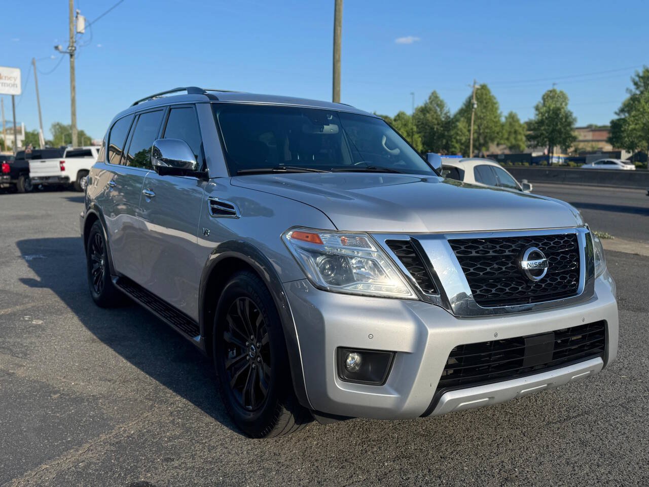 Used 2017 Nissan Armada Platinum w/ Interior Lighting Package AWD/4WD image 4