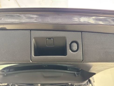 Used 2018 Chevrolet Tahoe LT AWD/4WD image 34