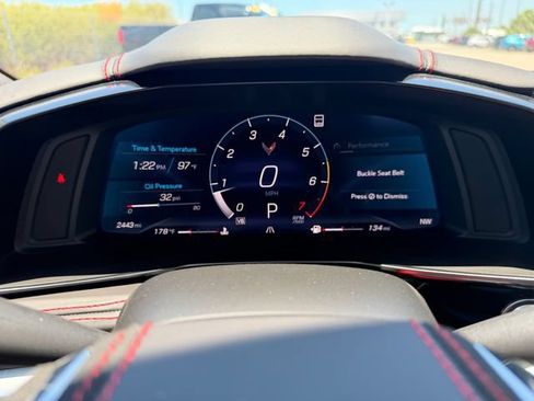 Used 2022 Chevrolet Corvette Stingray Premium Conv w/ Z51 Performance Package RWD image 31