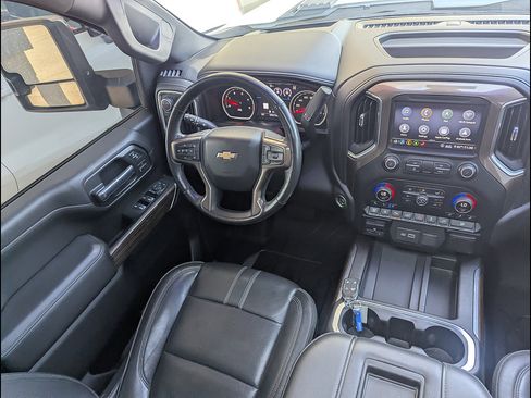 Used 2020 Chevrolet Silverado 2500 High Country w/ Technology Package AWD/4WD image 26