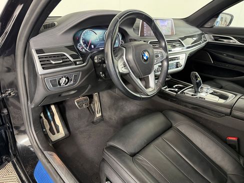 Used 2019 BMW 740i w/ M Sport Package RWD image 4