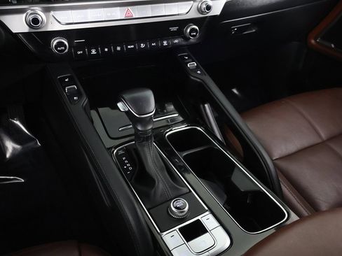 Used 2024 Kia Telluride EX w/ EX Captain's Chair Package image 54