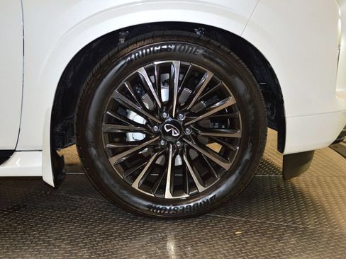 Certified 2026 INFINITI QX80 Autograph w/ Premium Cargo Package AWD/4WD image 16