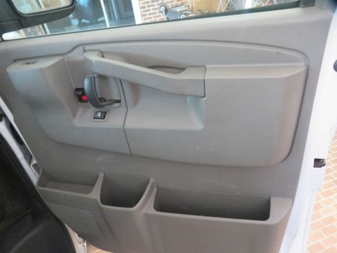 Used 2018 Chevrolet Express 3500 LT w/ LT Preferred Equipment Group RWD image 25