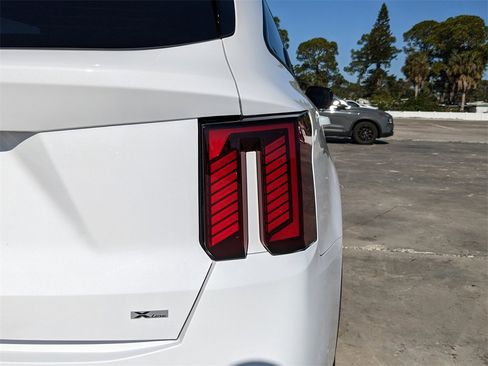 Certified 2025 Kia Sorento SX image 13