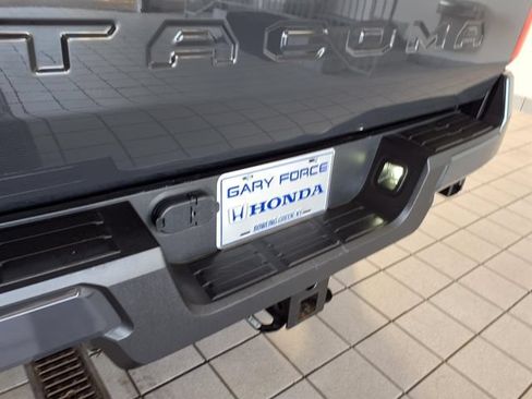 Used 2024 Toyota Tacoma TRD Sport AWD/4WD image 25