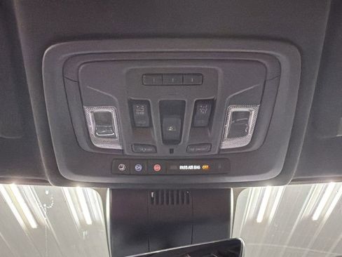 Used 2025 GMC Sierra 1500 Denali Ultimate image 37