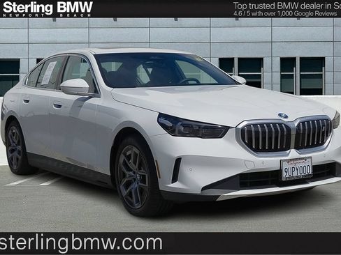 Used 2026 BMW i5 eDrive40 w/ Premium Package RWD image 1