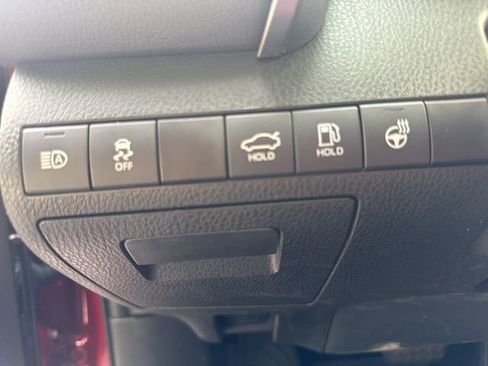 Used 2022 Toyota Camry XLE image 13