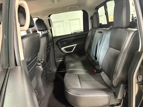 Used 2017 Nissan Titan PRO-4X image 32