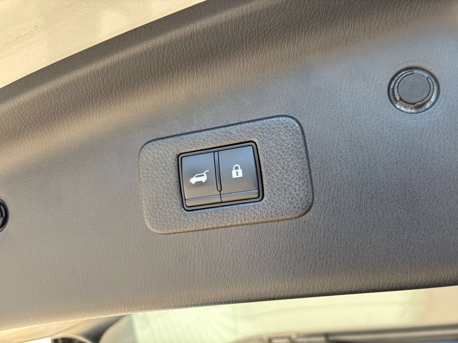 Used 2024 Nissan Armada SL RWD image 24
