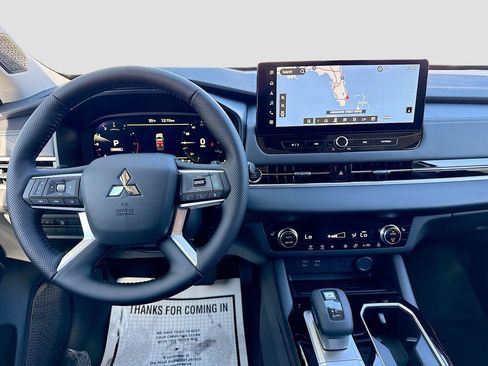New 2026 Mitsubishi Outlander SE image 24