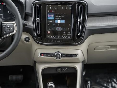 New 2026 Volvo XC40 B5 Ultra w/ Protection Package Premier image 22