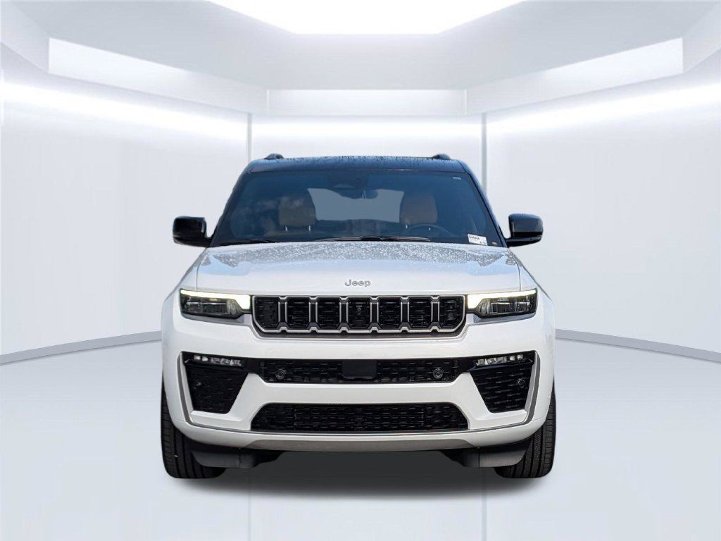 Used 2026 Jeep Grand Cherokee Summit w/ Adv Protech Group IV AWD/4WD image 11