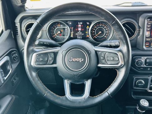 Used 2022 Jeep Gladiator Overland image 15