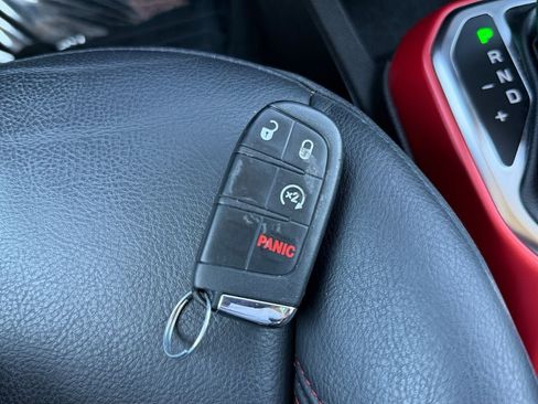 Used 2022 Jeep Renegade Trailhawk AWD/4WD image 31