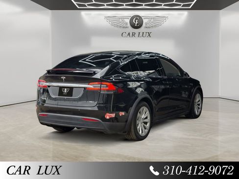Used 2018 Tesla Model X 75D image 5