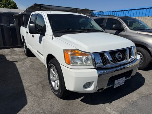 Used 2012 Nissan Titan SV w/ SV Premium Utility Pkg RWD image 3